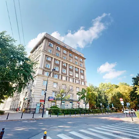 Cozy - 15 Min To Downtown Warszawa