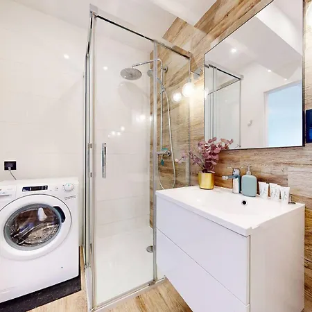 Lägenhet Cozy - 15 Min To Downtown *