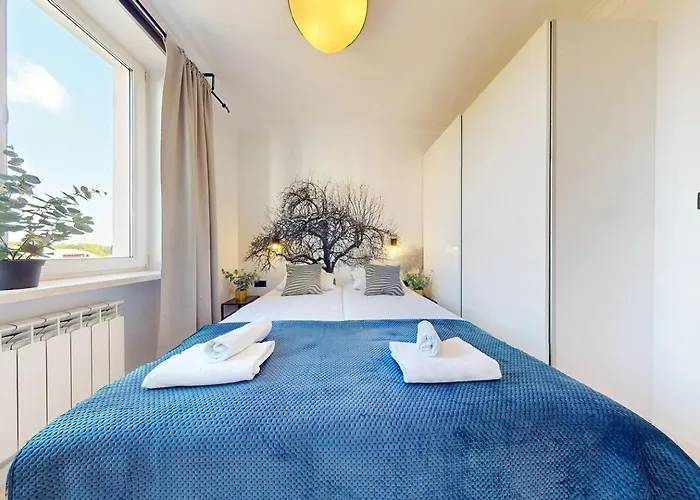 Cozy - 15 Min To Downtown Apartment Warsaw