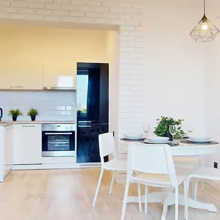 Cozy - 15 Min To Downtown شقة